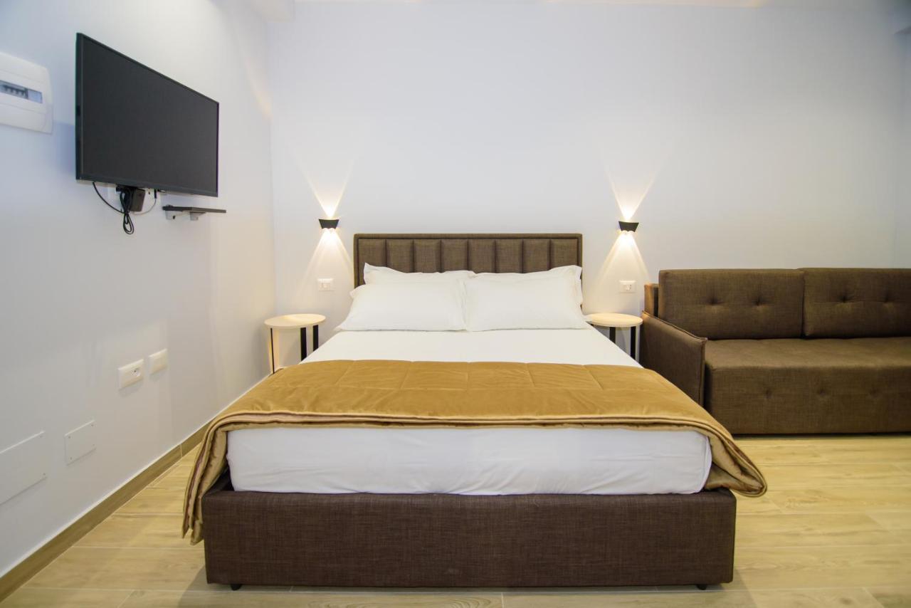 Palm Side Hotel Влёра Экстерьер фото