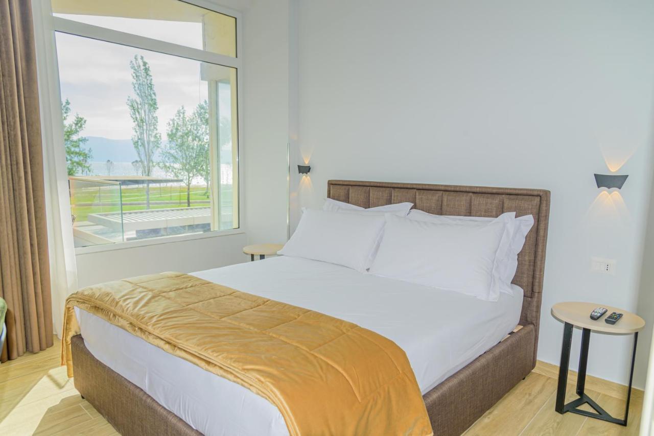 Palm Side Hotel Влёра Экстерьер фото