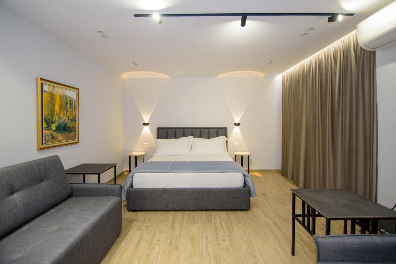 Palm Side Hotel Влёра Экстерьер фото