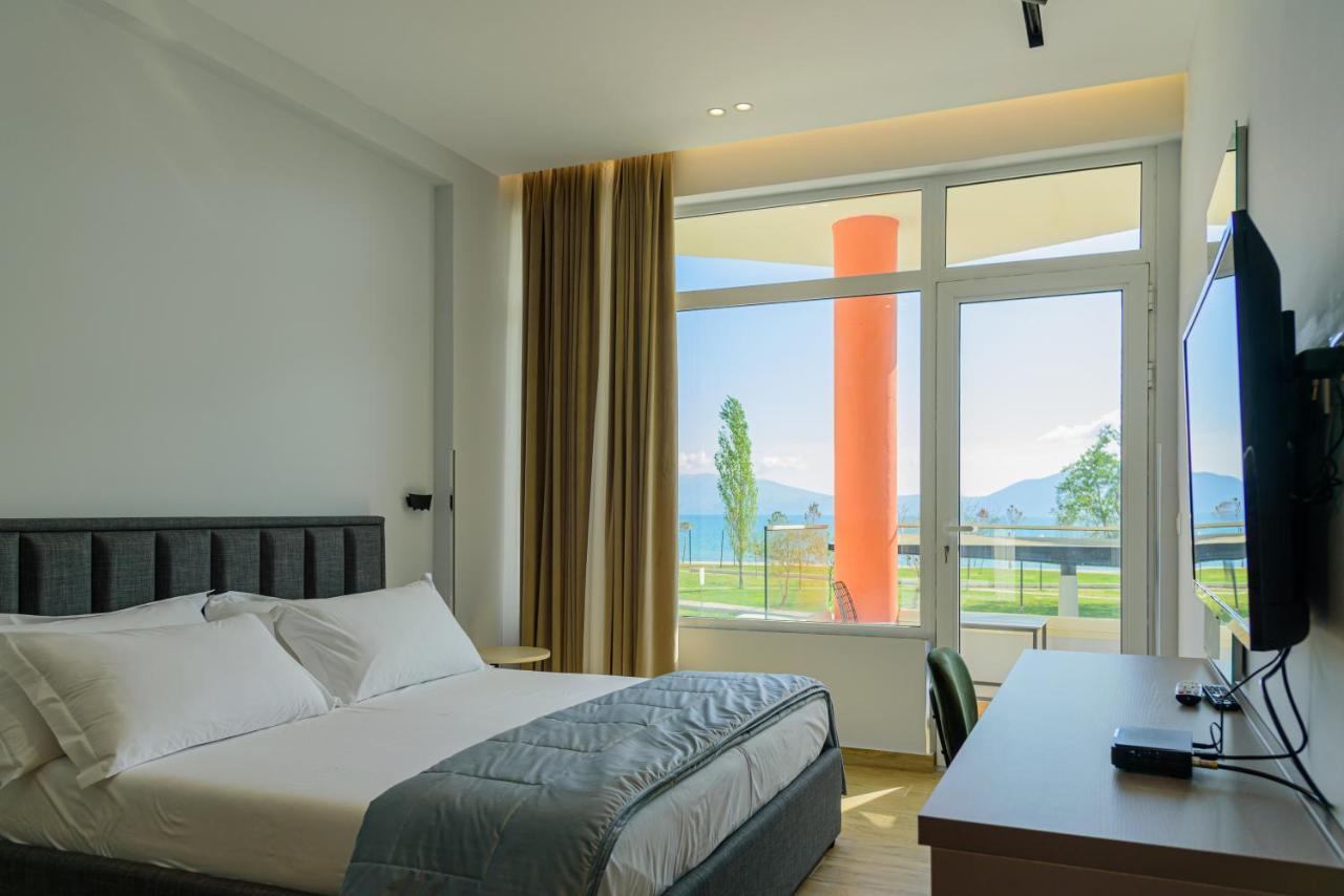 Palm Side Hotel Влёра Экстерьер фото