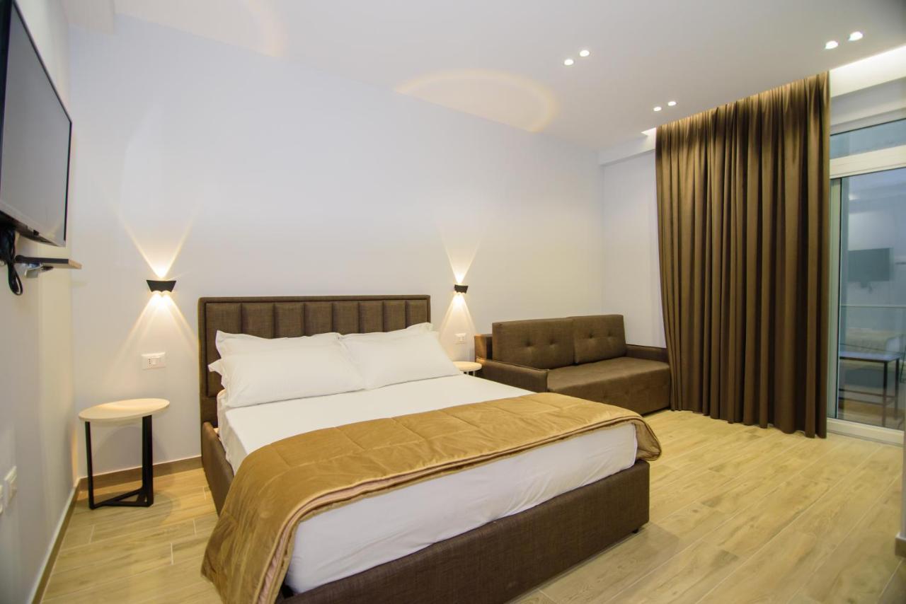 Palm Side Hotel Влёра Экстерьер фото