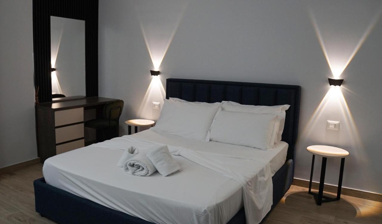 Palm Side Hotel Влёра Экстерьер фото