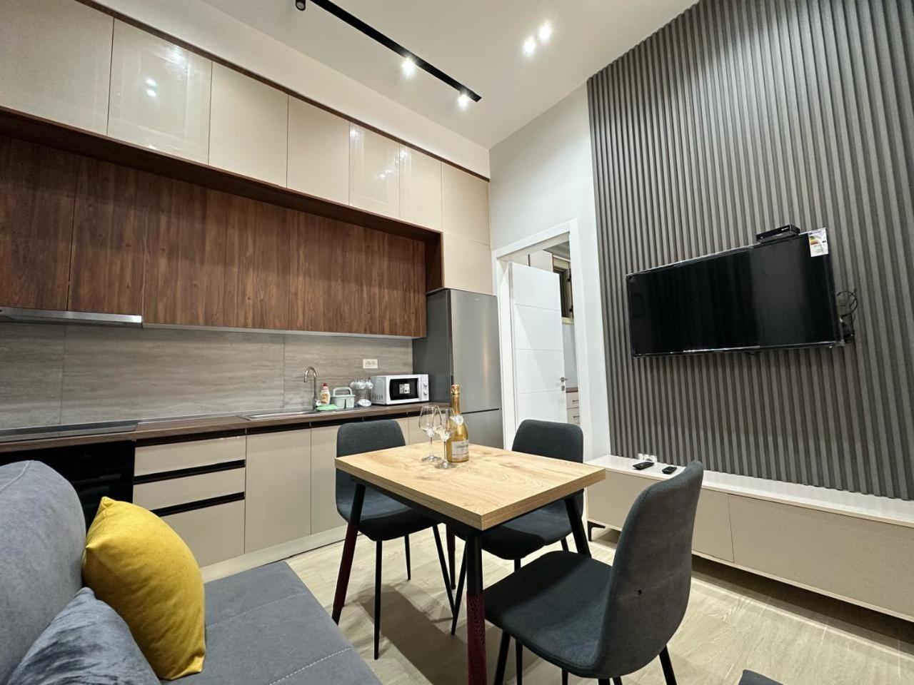 Palm Side Hotel Влёра Экстерьер фото